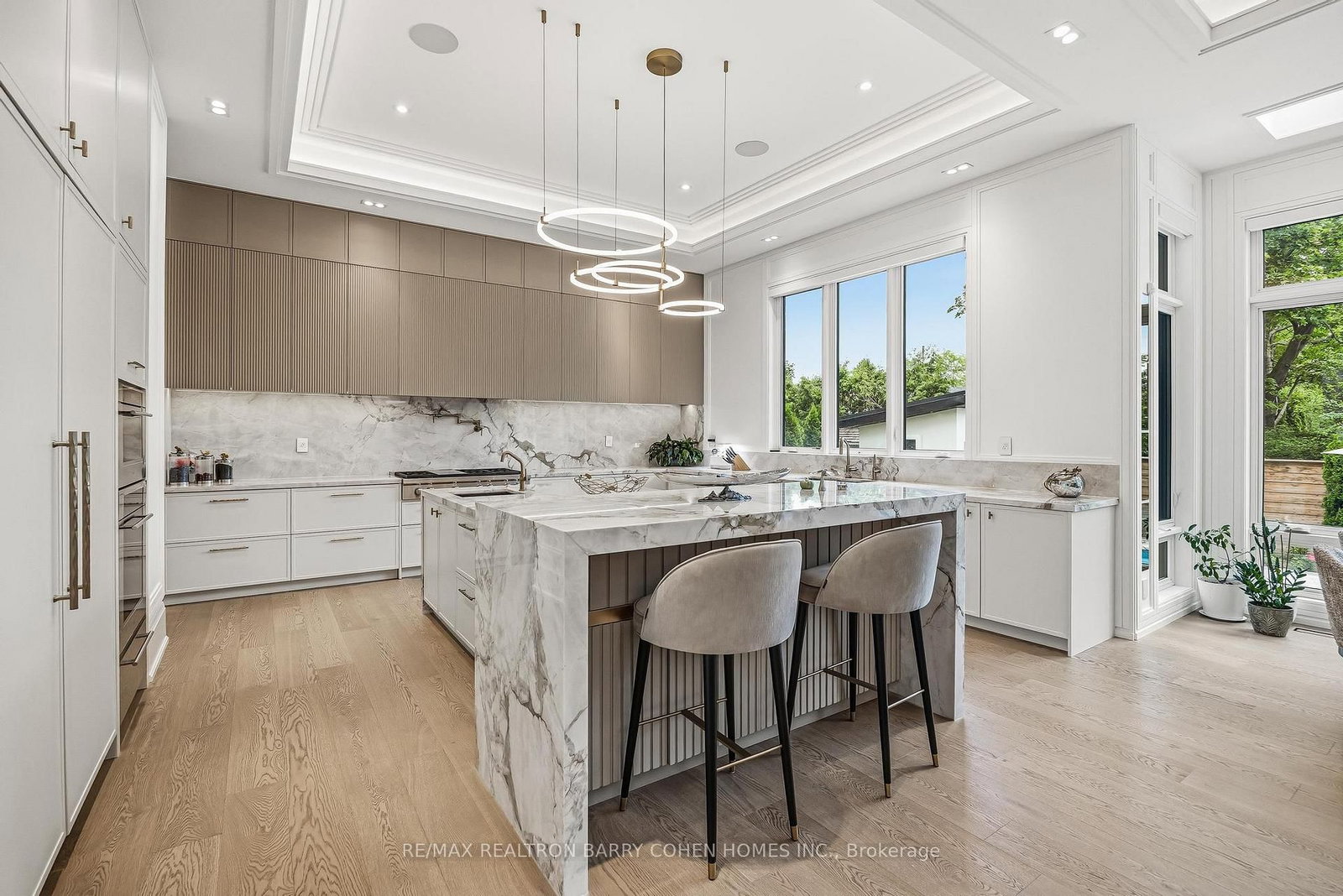 15 Sulgrave Cres, Toronto — 13
