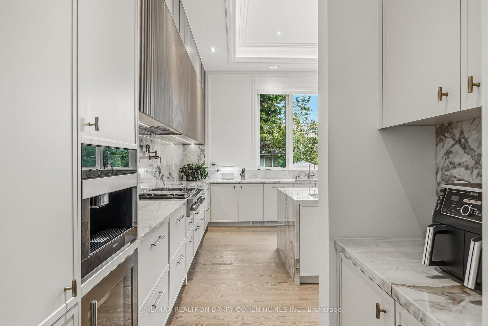 15 Sulgrave Cres, Toronto — 17