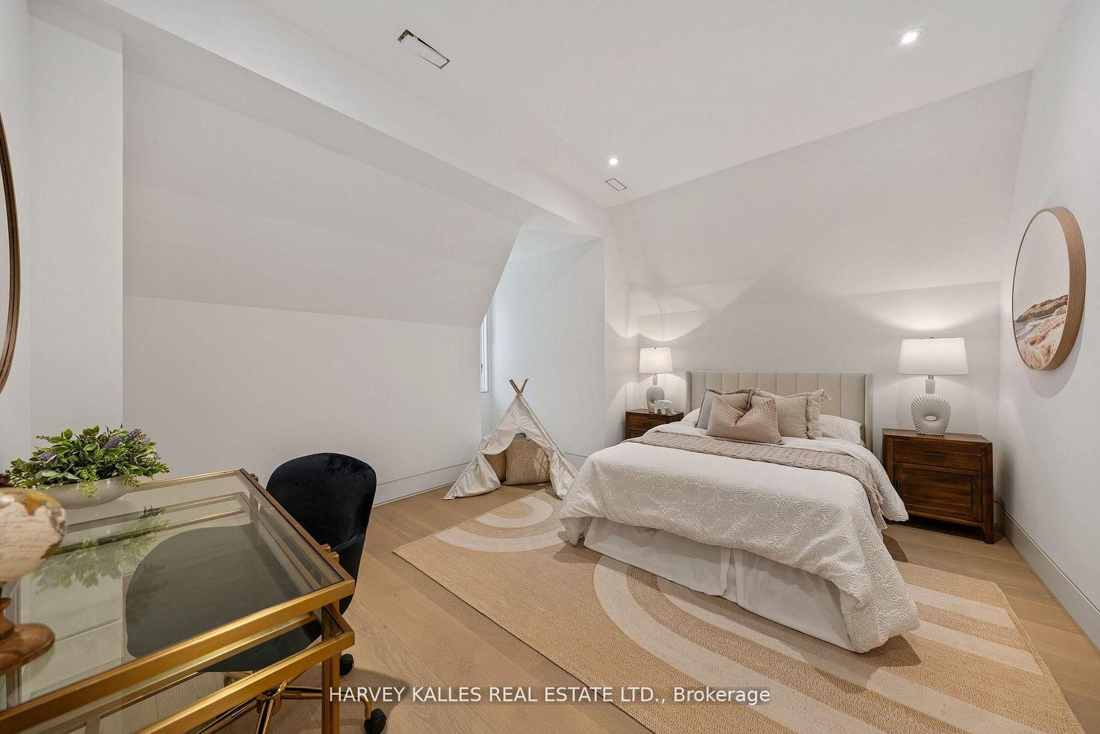 335 Lytton Blvd, Toronto — 28