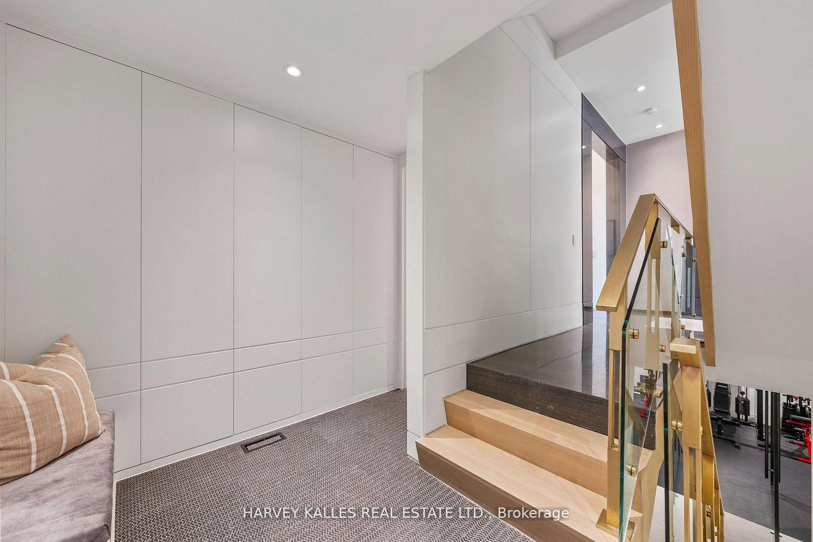 335 Lytton Blvd, Toronto — 32