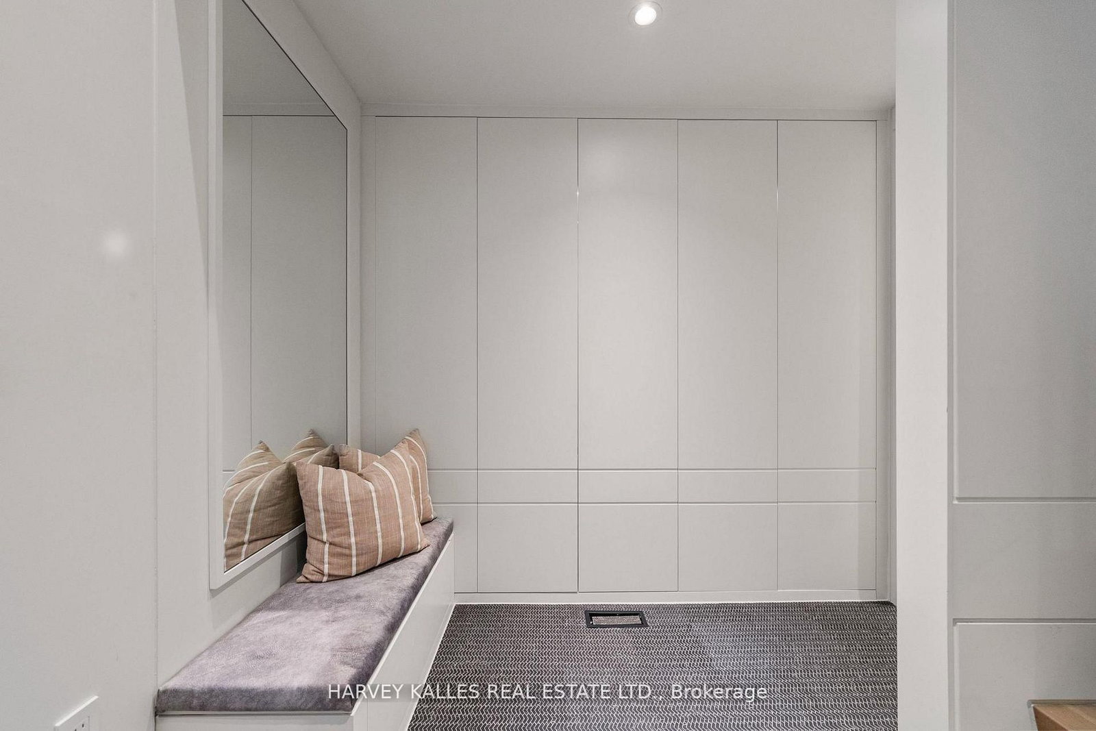 335 Lytton Blvd, Toronto — 33