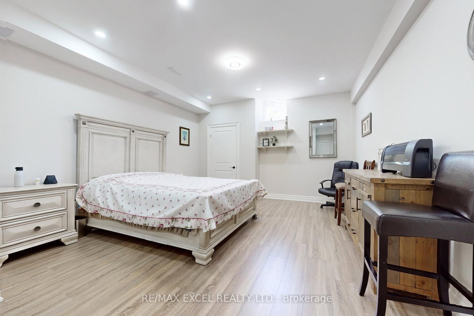 2 Beau Crt, Aurora — 31