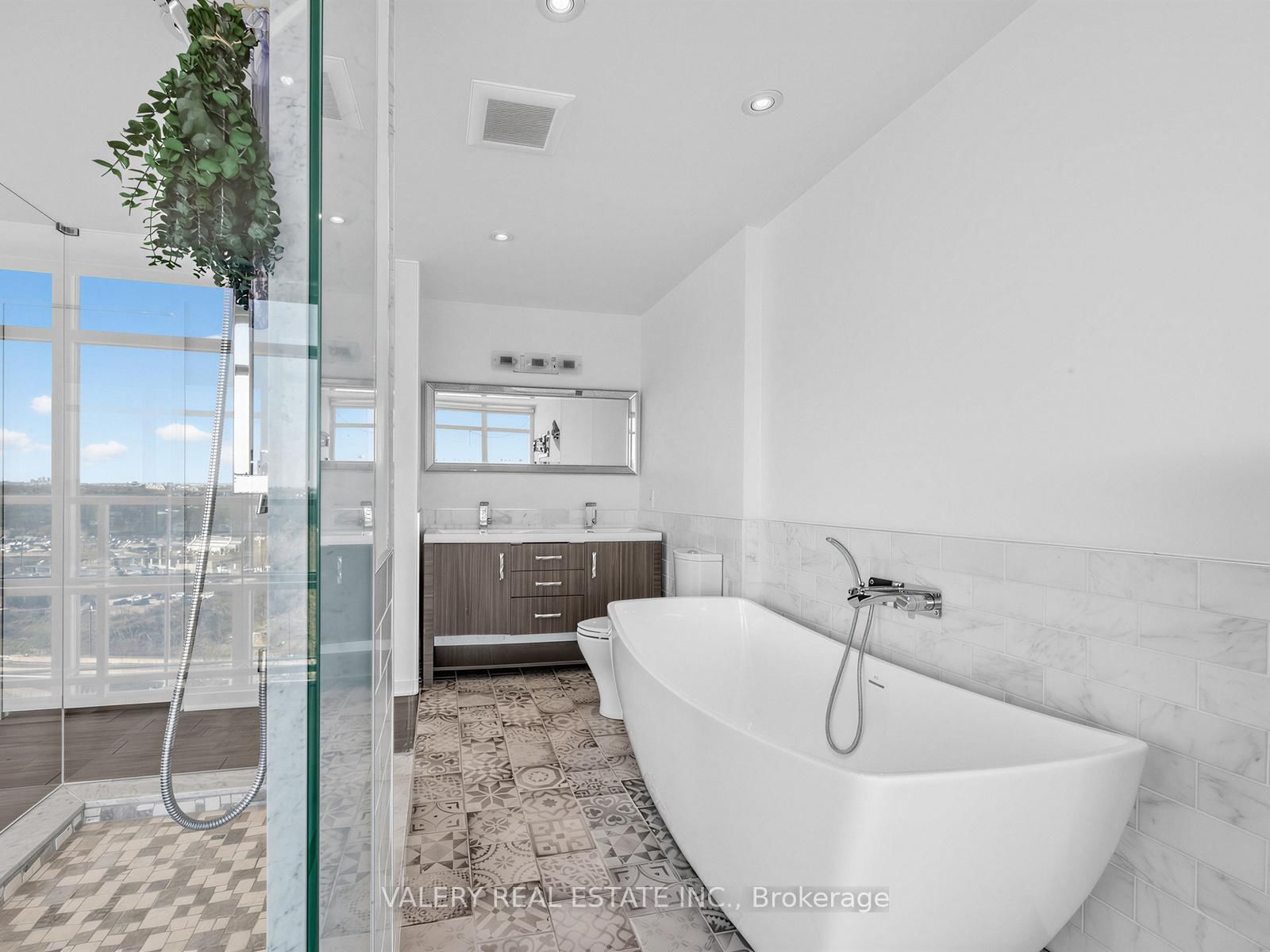 827-250 Manitoba St, Toronto — 11